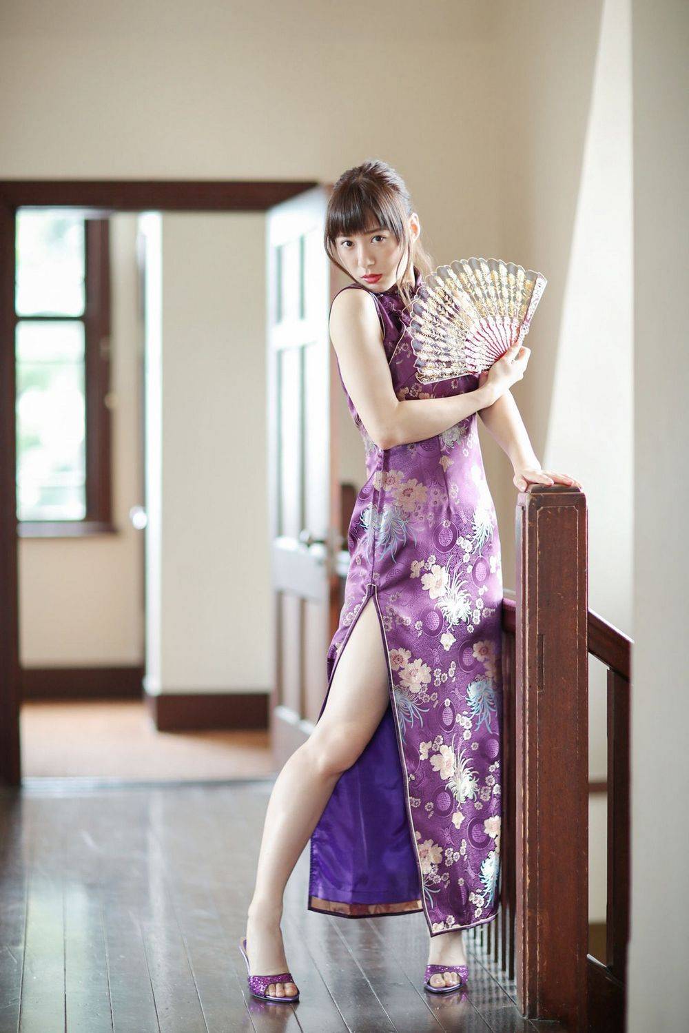 日本美女生田衣梨奈高开叉旗袍+海边比基尼系列性感写真-3