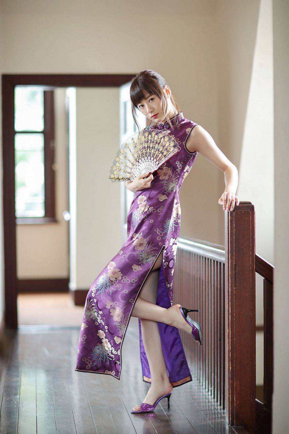 日本美女生田衣梨奈高开叉旗袍+海边比基尼系列性感写真-5