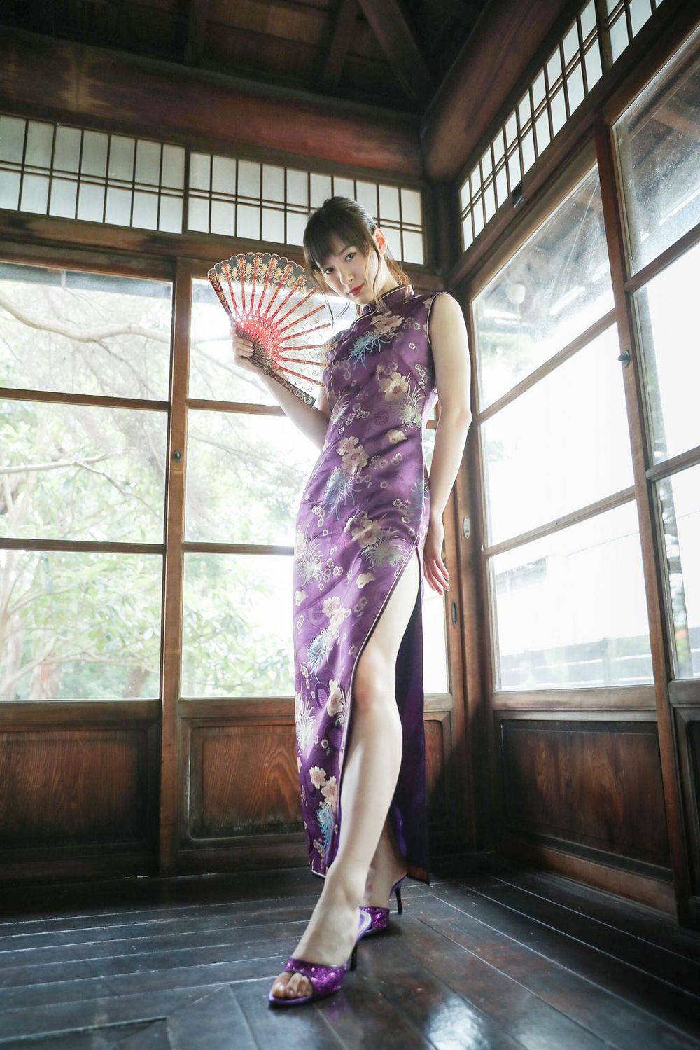 日本美女生田衣梨奈高开叉旗袍+海边比基尼系列性感写真-13