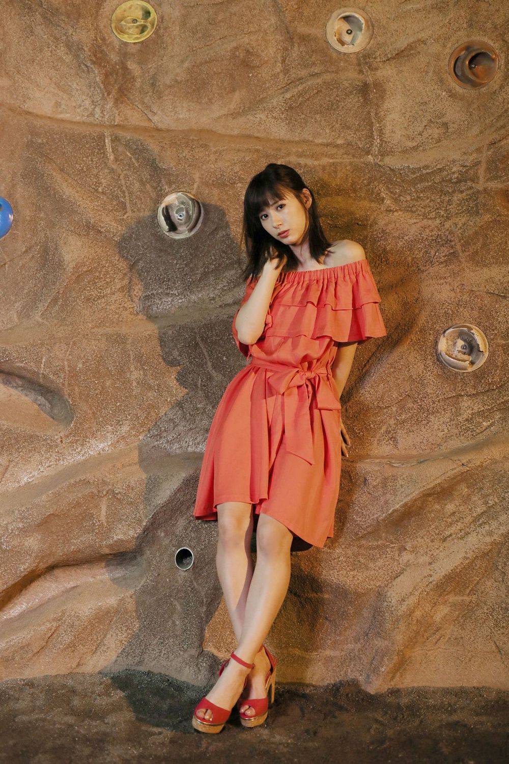 日本美女生田衣梨奈高开叉旗袍+海边比基尼系列性感写真-86