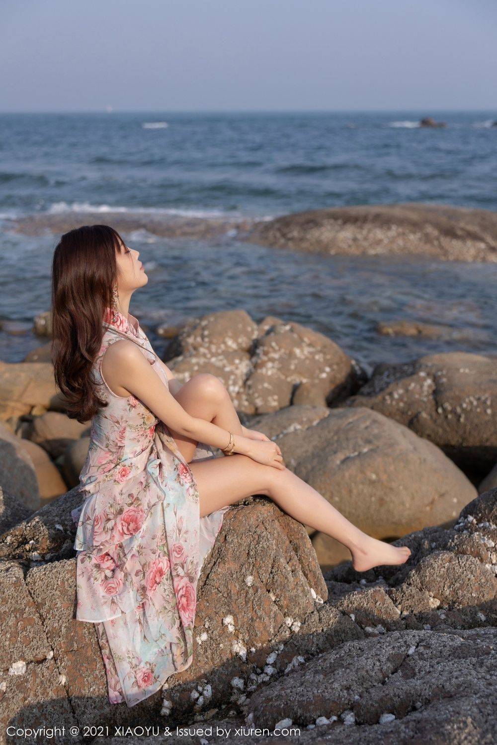 语画界性感女神杨晨晨sugar绒毛连身裙+开叉碎花裙青岛旅拍-4