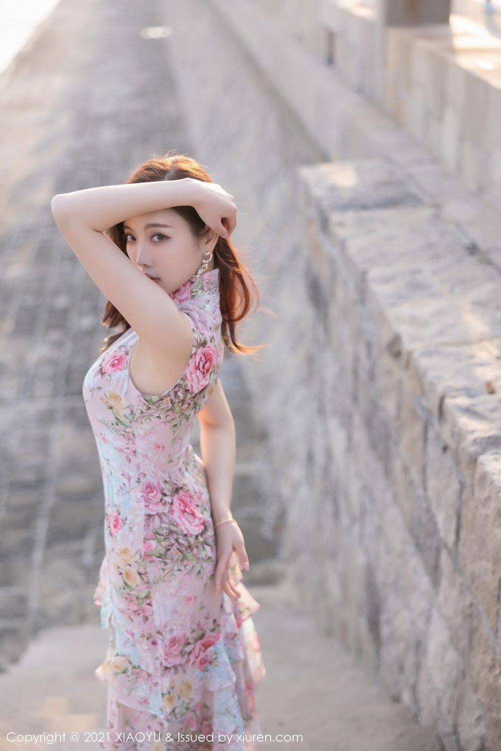 语画界性感女神杨晨晨sugar绒毛连身裙+开叉碎花裙青岛旅拍-8