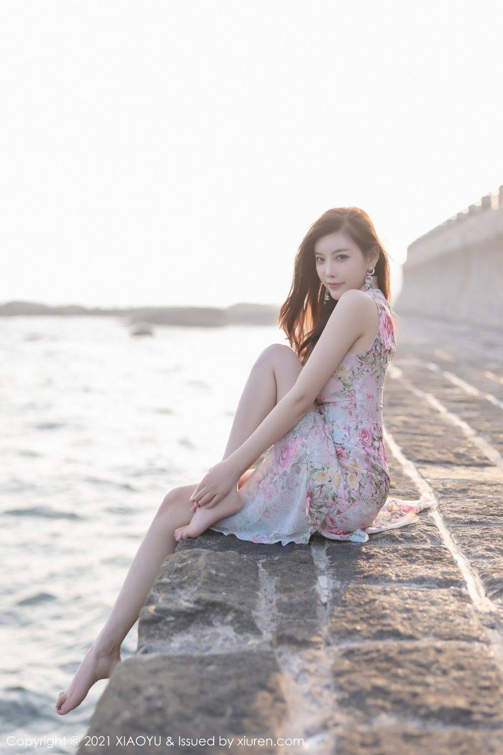 语画界性感女神杨晨晨sugar绒毛连身裙+开叉碎花裙青岛旅拍-18