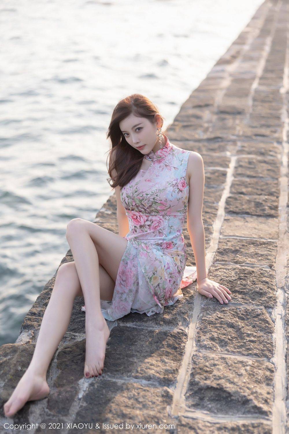 语画界性感女神杨晨晨sugar绒毛连身裙+开叉碎花裙青岛旅拍-19