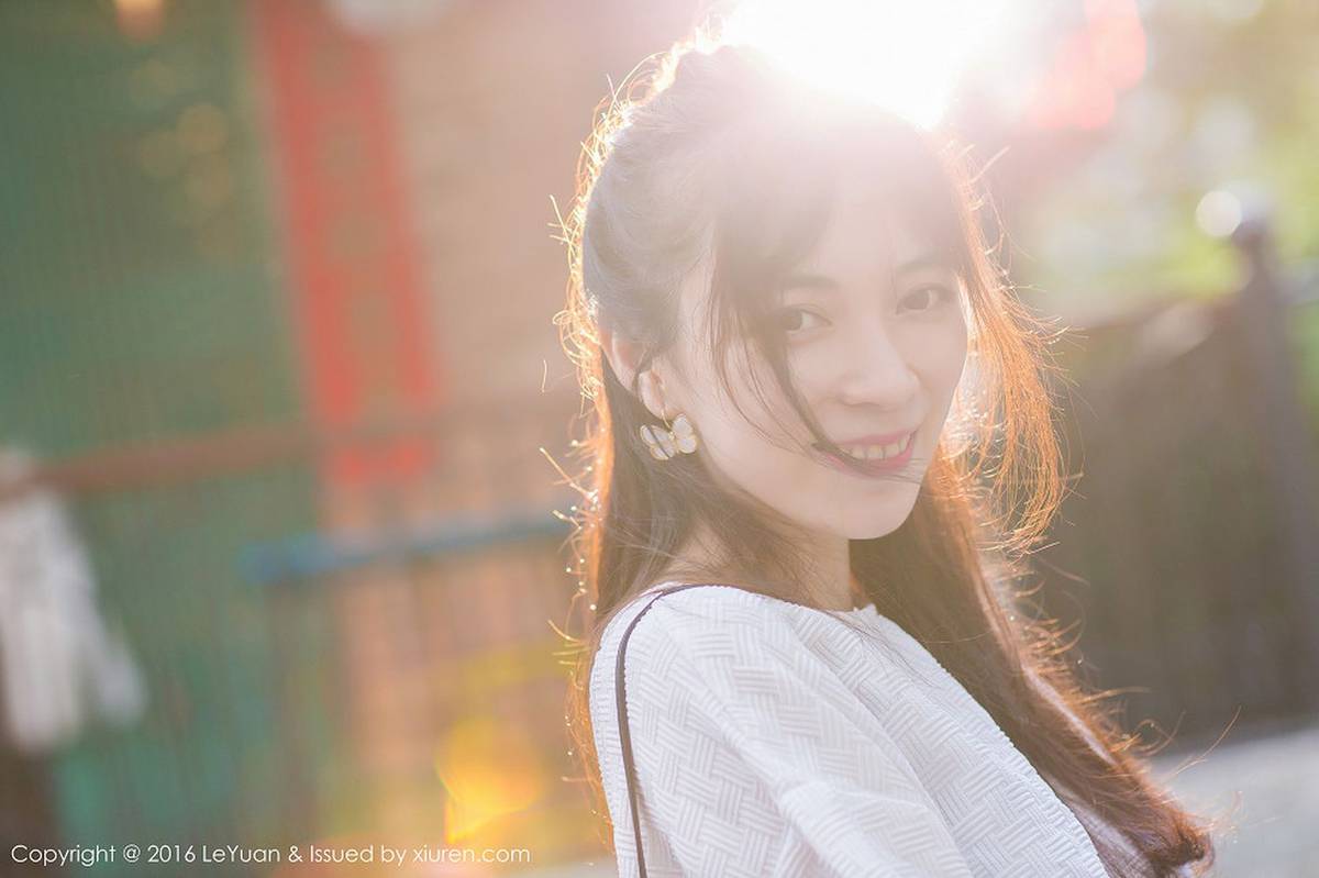 星乐园新人嫩模楚琪kiki修长美腿小清新户外系列首套写真-43