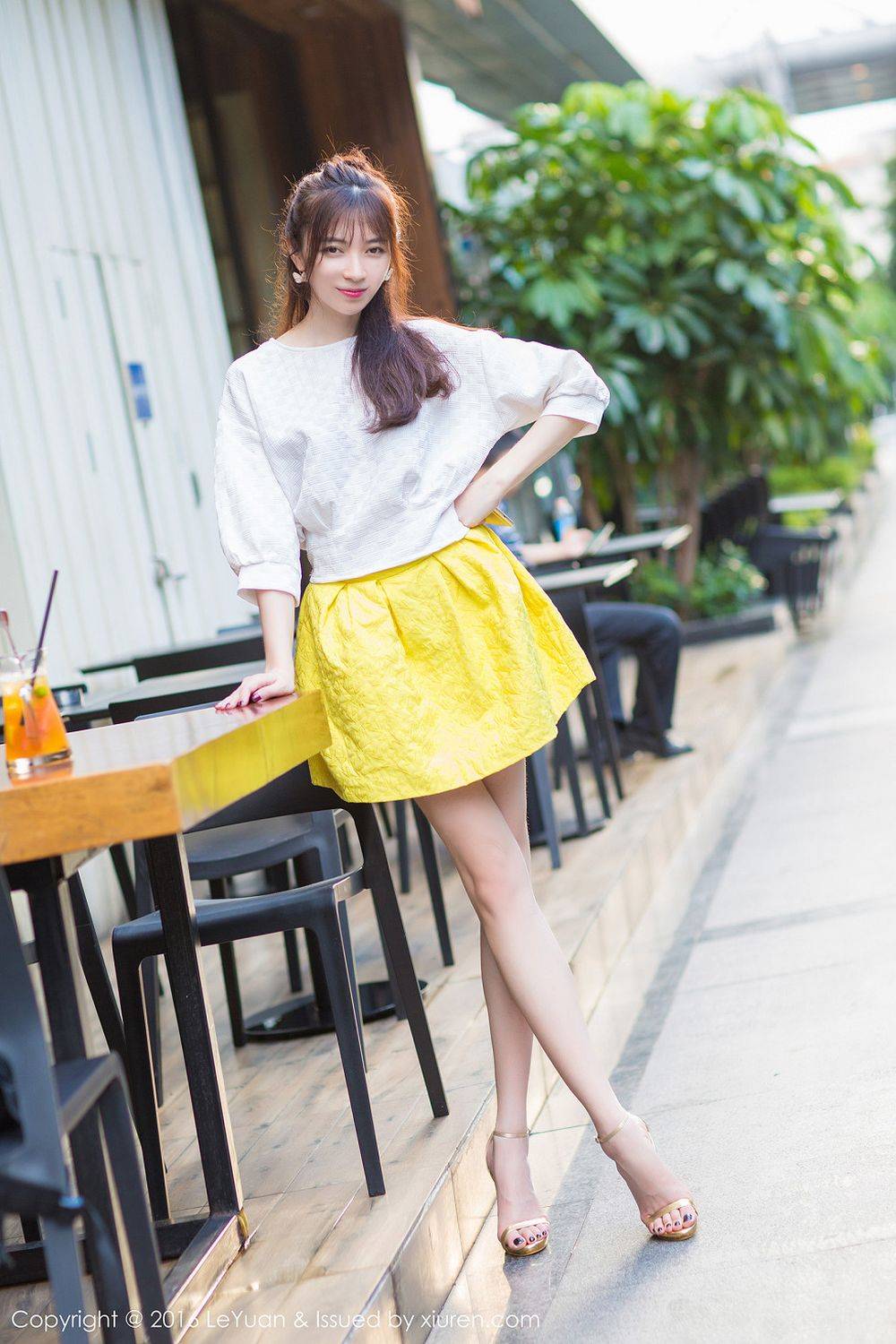 星乐园新人嫩模楚琪kiki修长美腿小清新户外系列首套写真-47