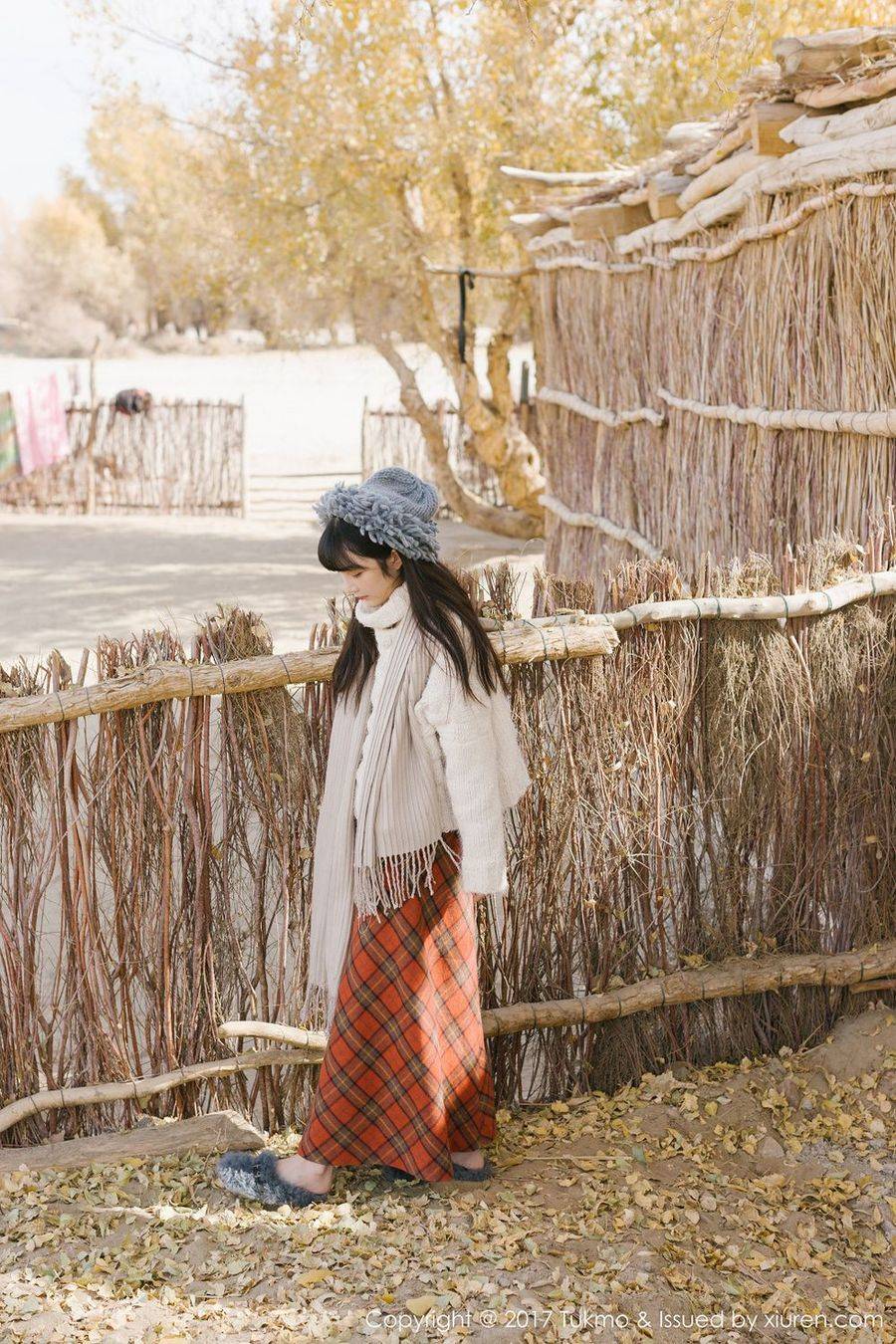 Tukmo兔几盟美女主播之应西北沙漠边小清新系列首套写真-37