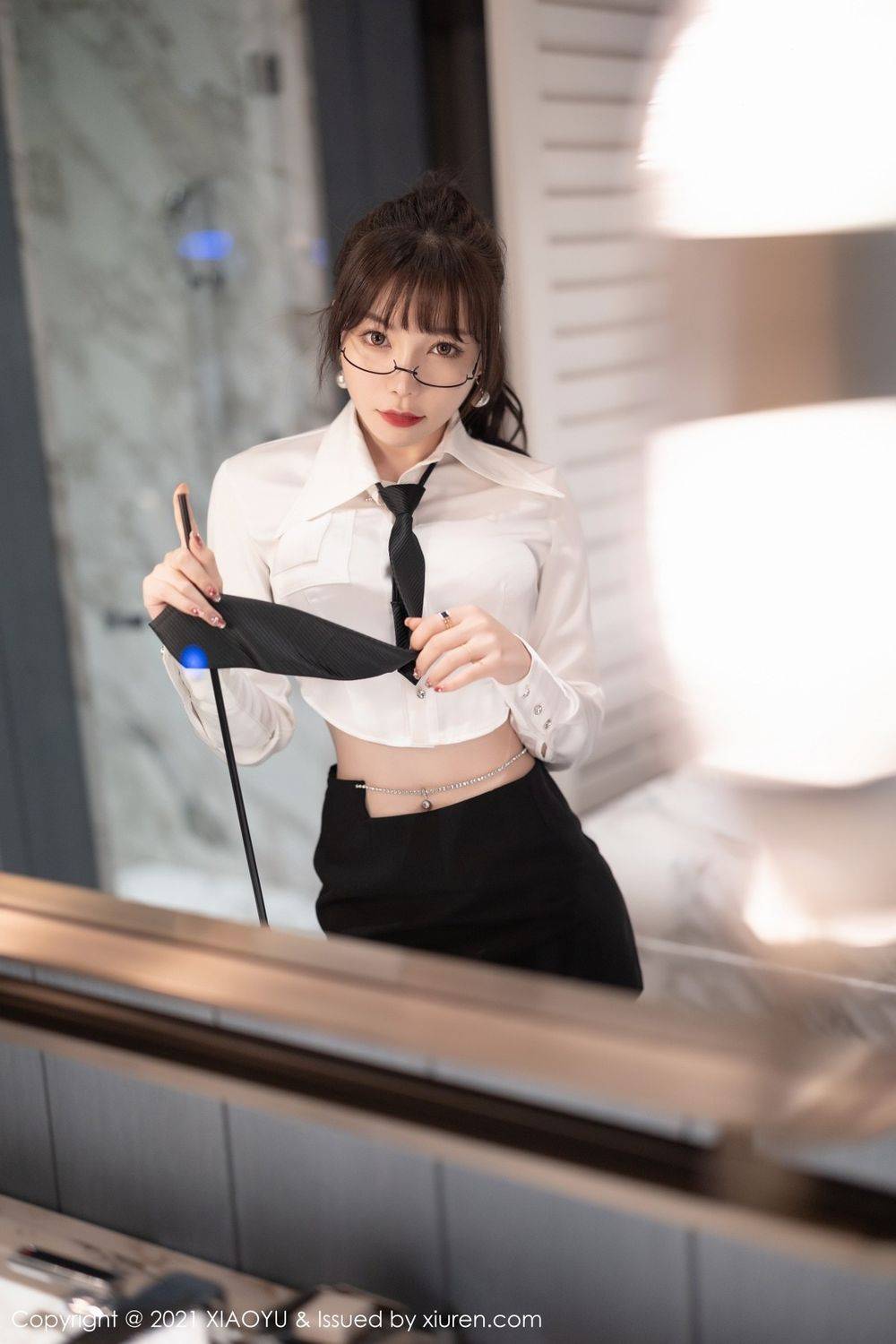 语画界性感女神芝芝Booty白T搭配黑色短裙职场OL系列私房写真-79