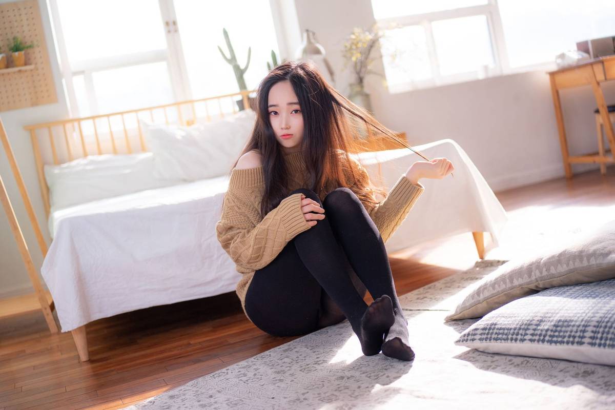 CreamSoda美女模特Bambi黑丝美腿居家女友系列写真-14