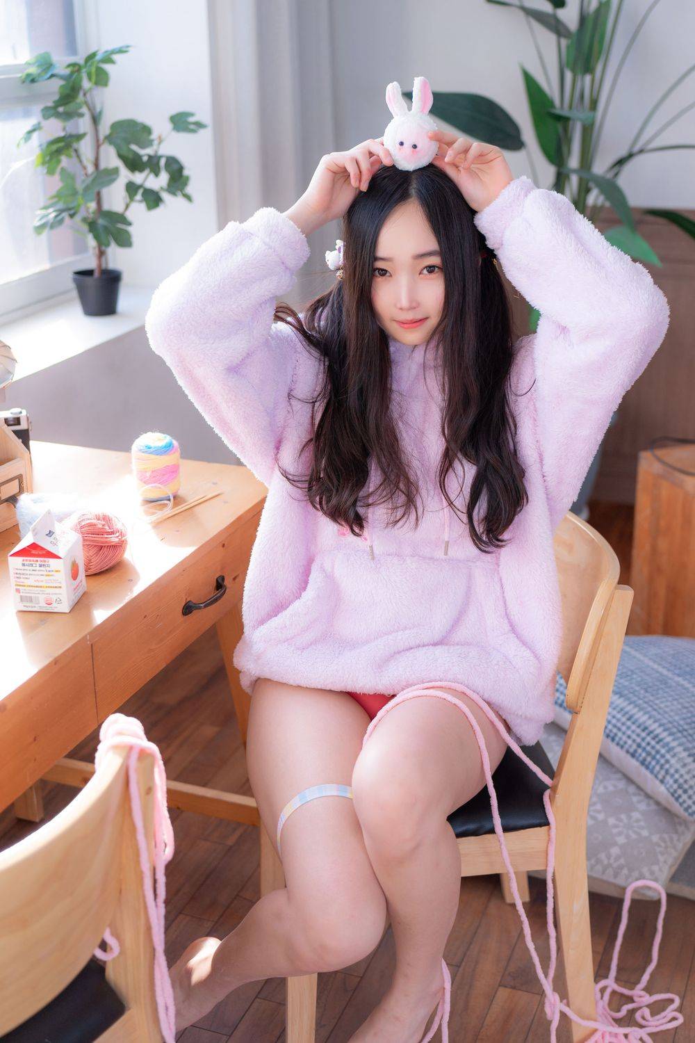 CreamSoda美女模特Bambi黑丝美腿居家女友系列写真-37