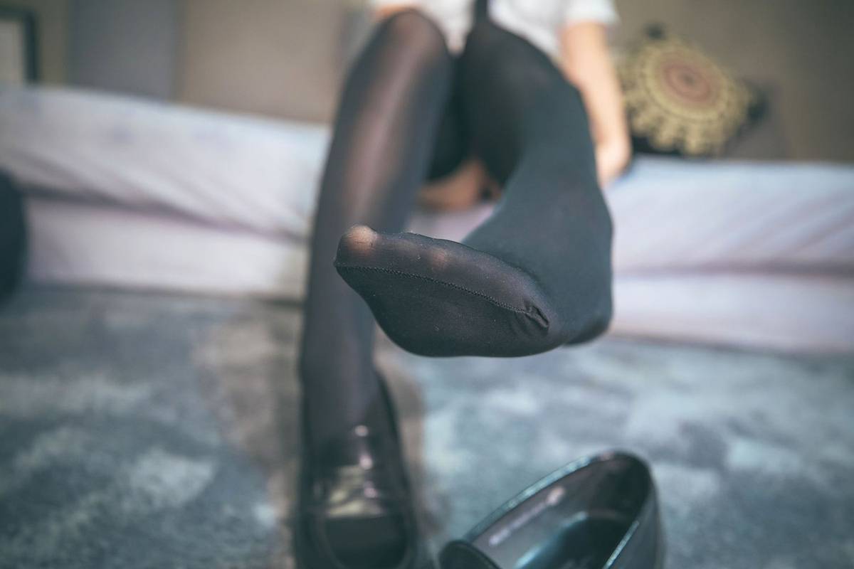 网红COSER神楽坂真冬黑丝美腿JK制服双马尾系列套图-12