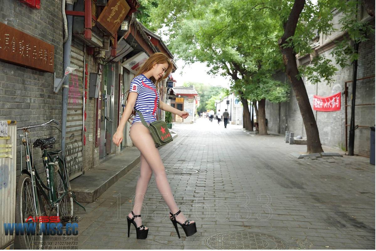AISS爱丝新人模特若兮Baby丝袜美腿高跟鞋童年主题户外写真-65