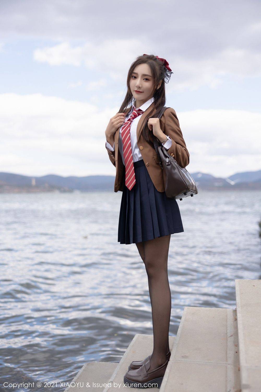 语画界性感女神王馨瑶yanni洱海边与酒店场景云南心愿写真-2