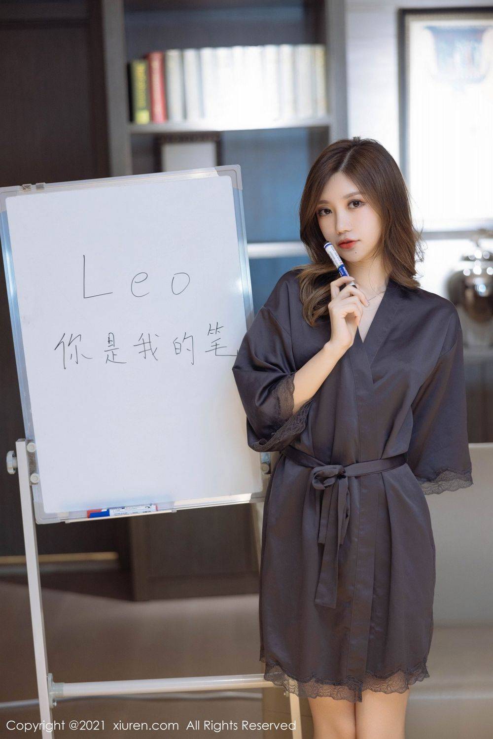 秀人网性感女神绮里嘉ula黑丝美腿职场OL清新旗袍系列套图-84