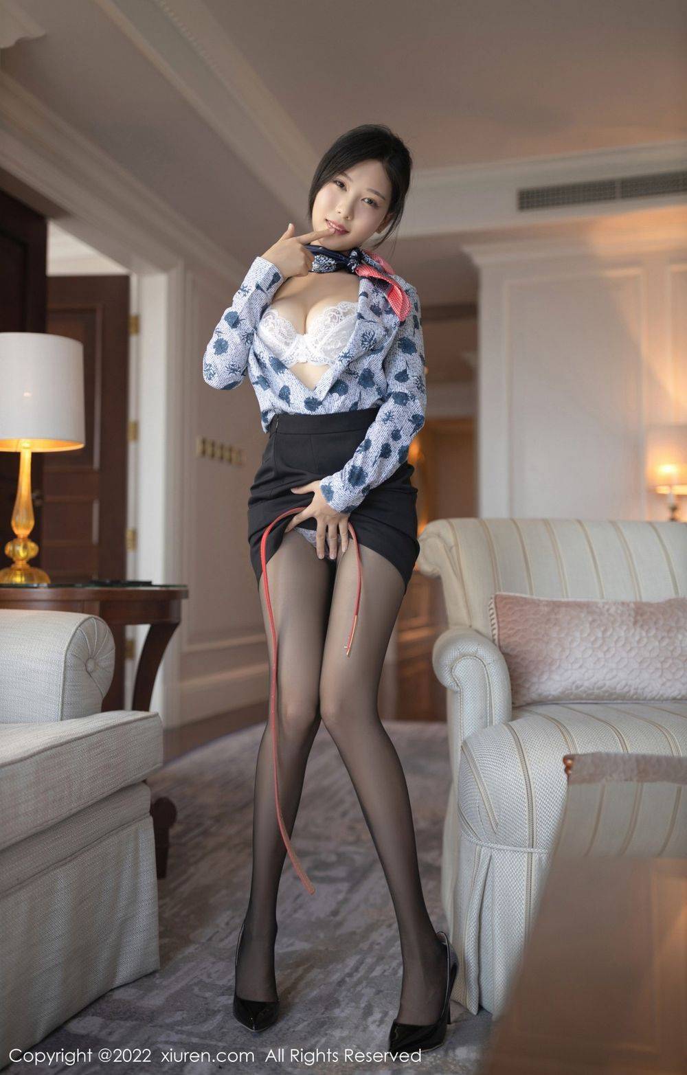 秀人网美女模特抖娘利世空姐制服+深色裙子御姐气息套图-25