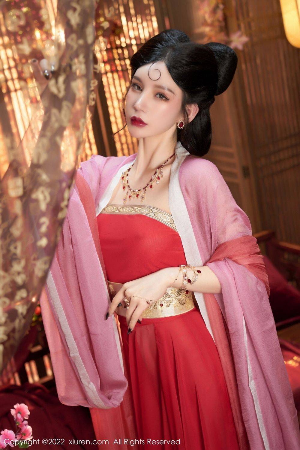 秀人网性感女神周于希Sally古装服饰饰演妲己主题三亚旅拍-35