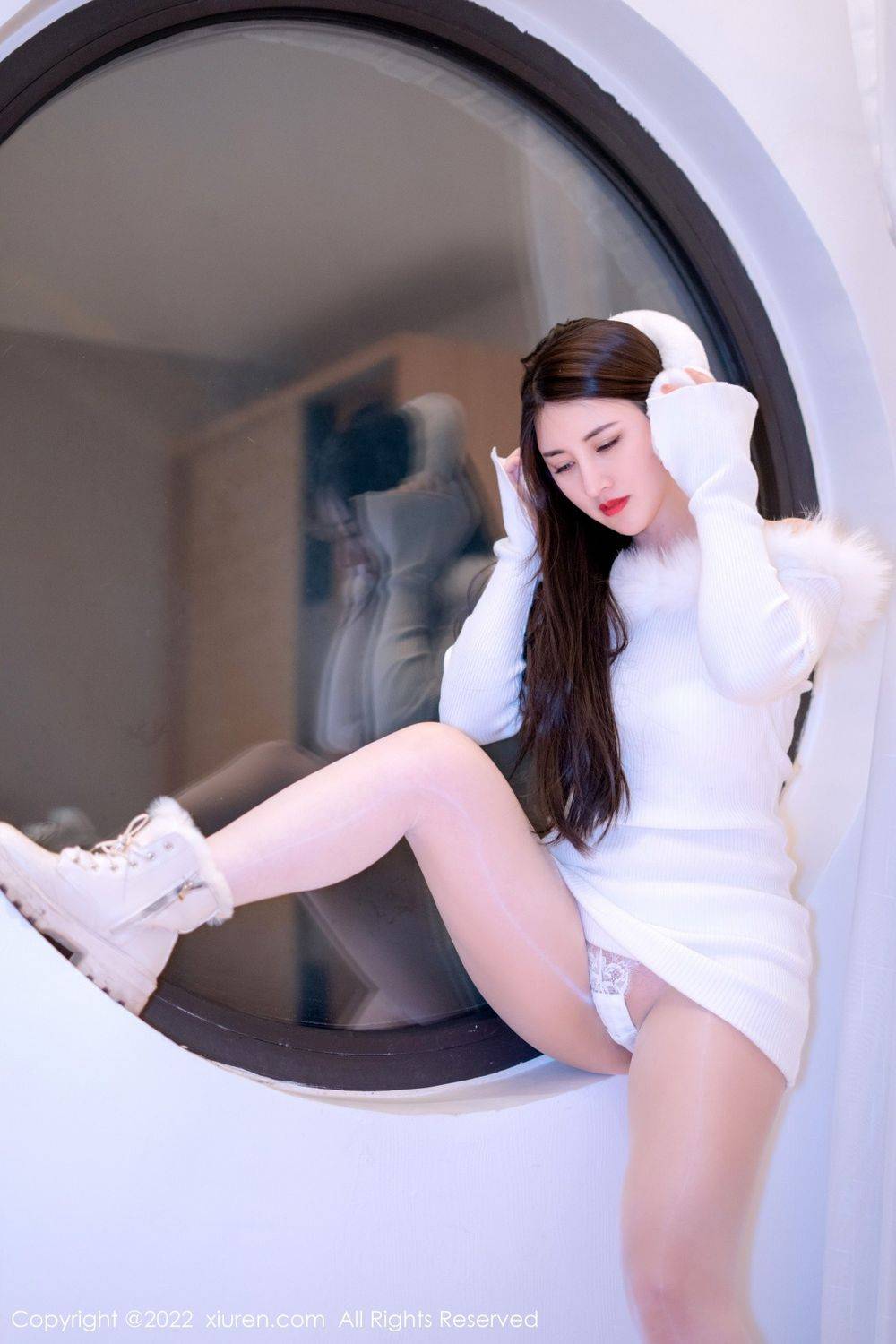 秀人网美女模特陈诗诗kiki白色毛衣外搭配丝袜系列性感写真-30