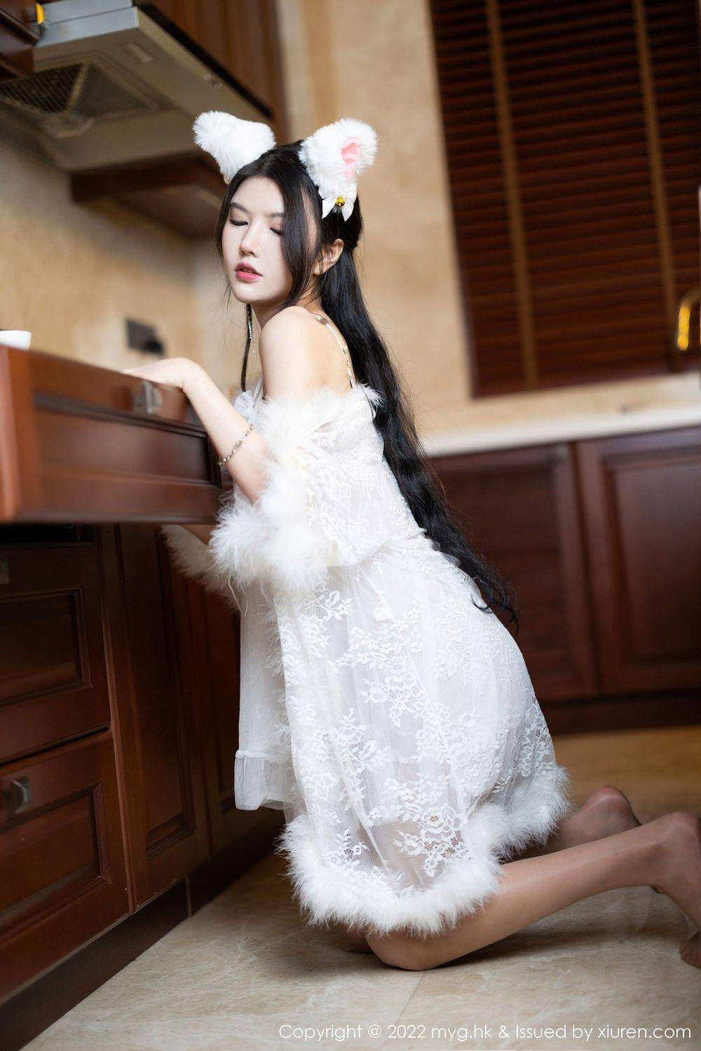 美媛馆美女模特媛媛酱belle白色短裙+室内场景珠三角旅拍