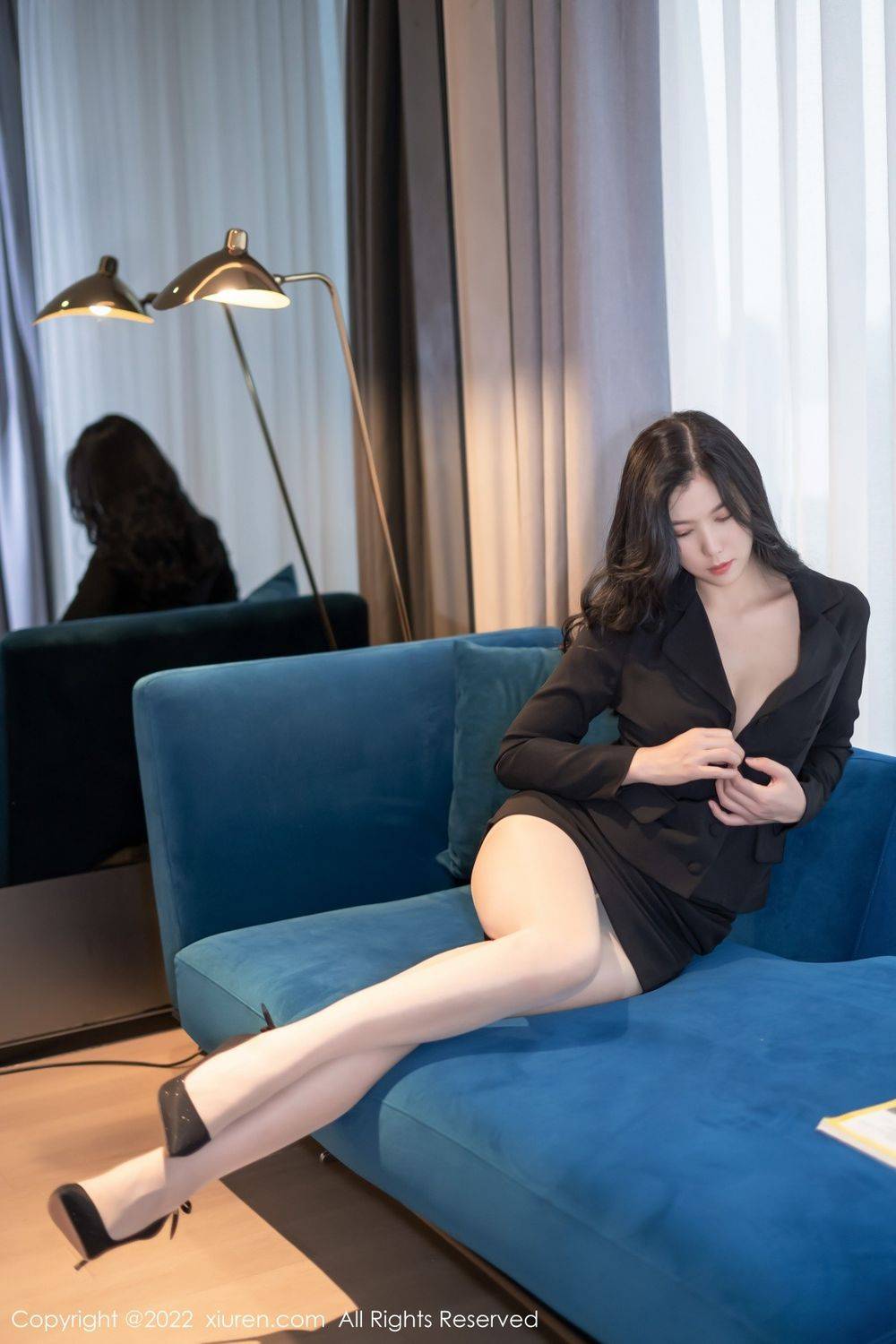 秀人网美女模特李雅柔职业制服搭配原色丝袜系列性感写真-9