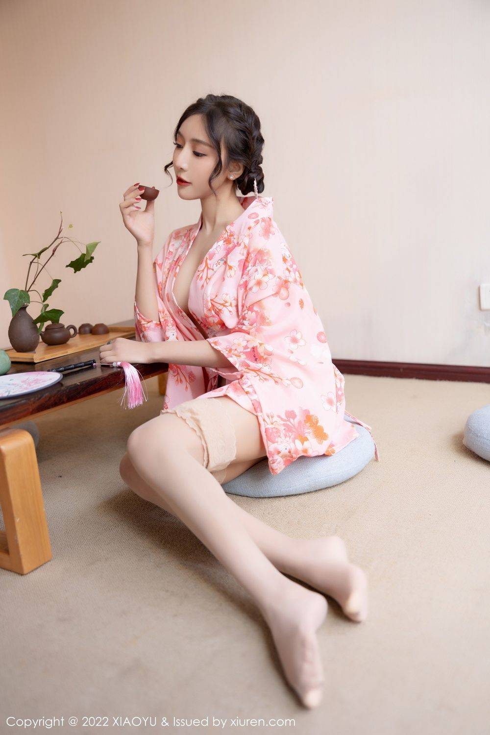 语画界性感女神王馨瑶yanni淡粉色华衣薄施粉黛云南心愿旅拍-22