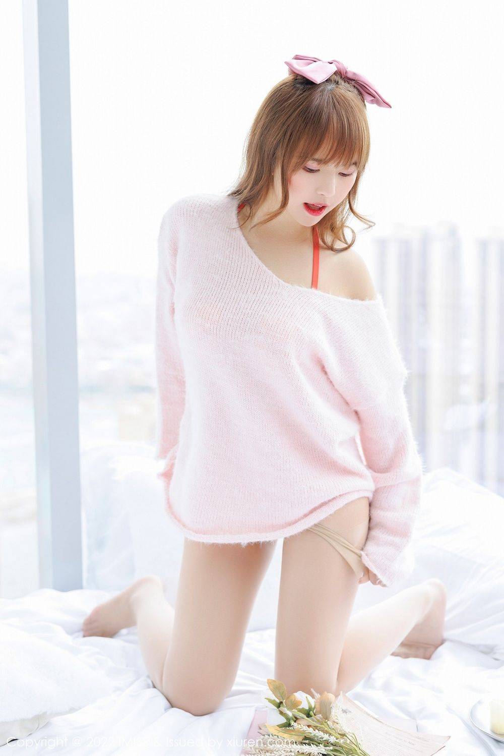 爱蜜社新人模特张思允Nice粉色毛衣搭配原色丝袜性感写真-25