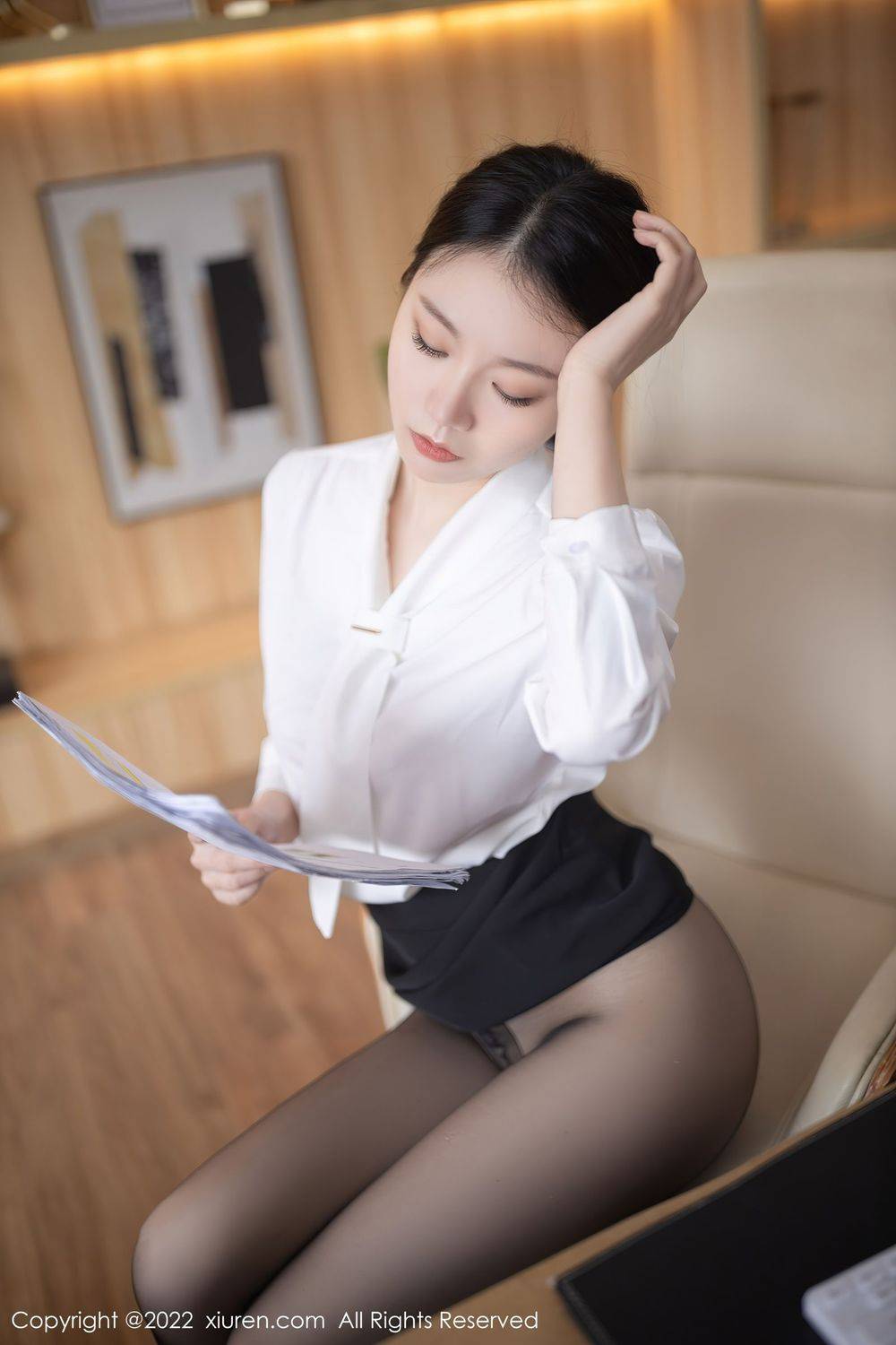 秀人网美女模特安然Maleah白色T恤搭配黑丝系列珠三角旅拍-20