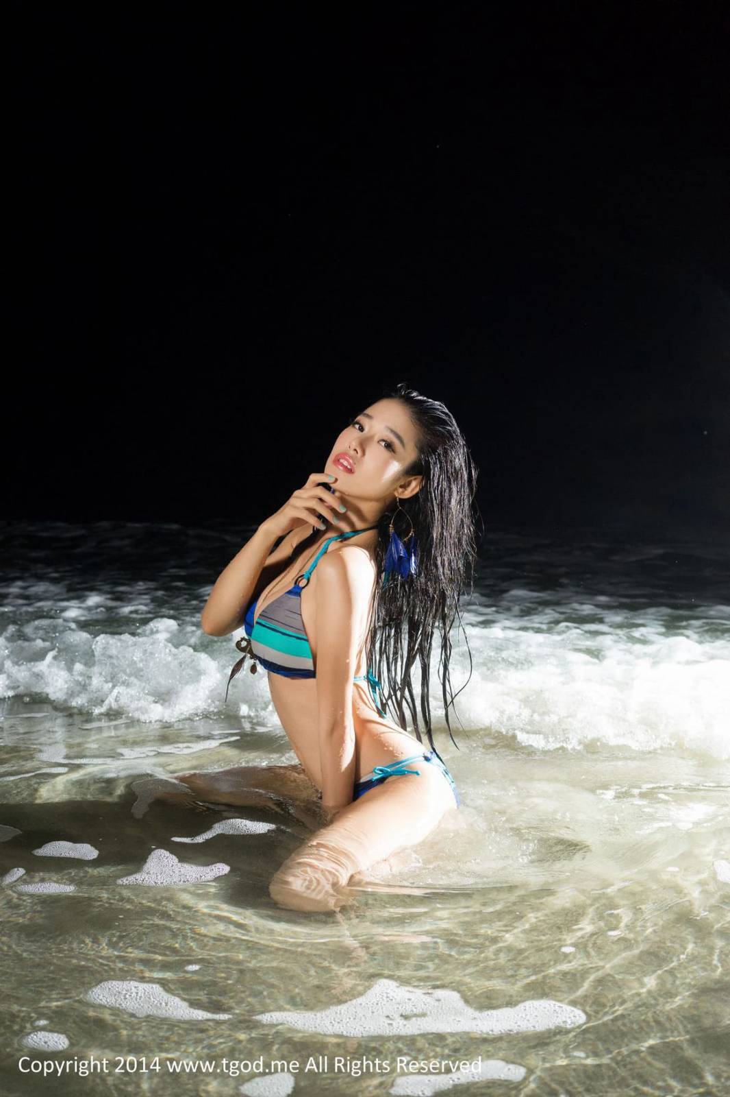 推女神美女模特luvian本能比基尼泳装多套服饰系列傲人写真-27