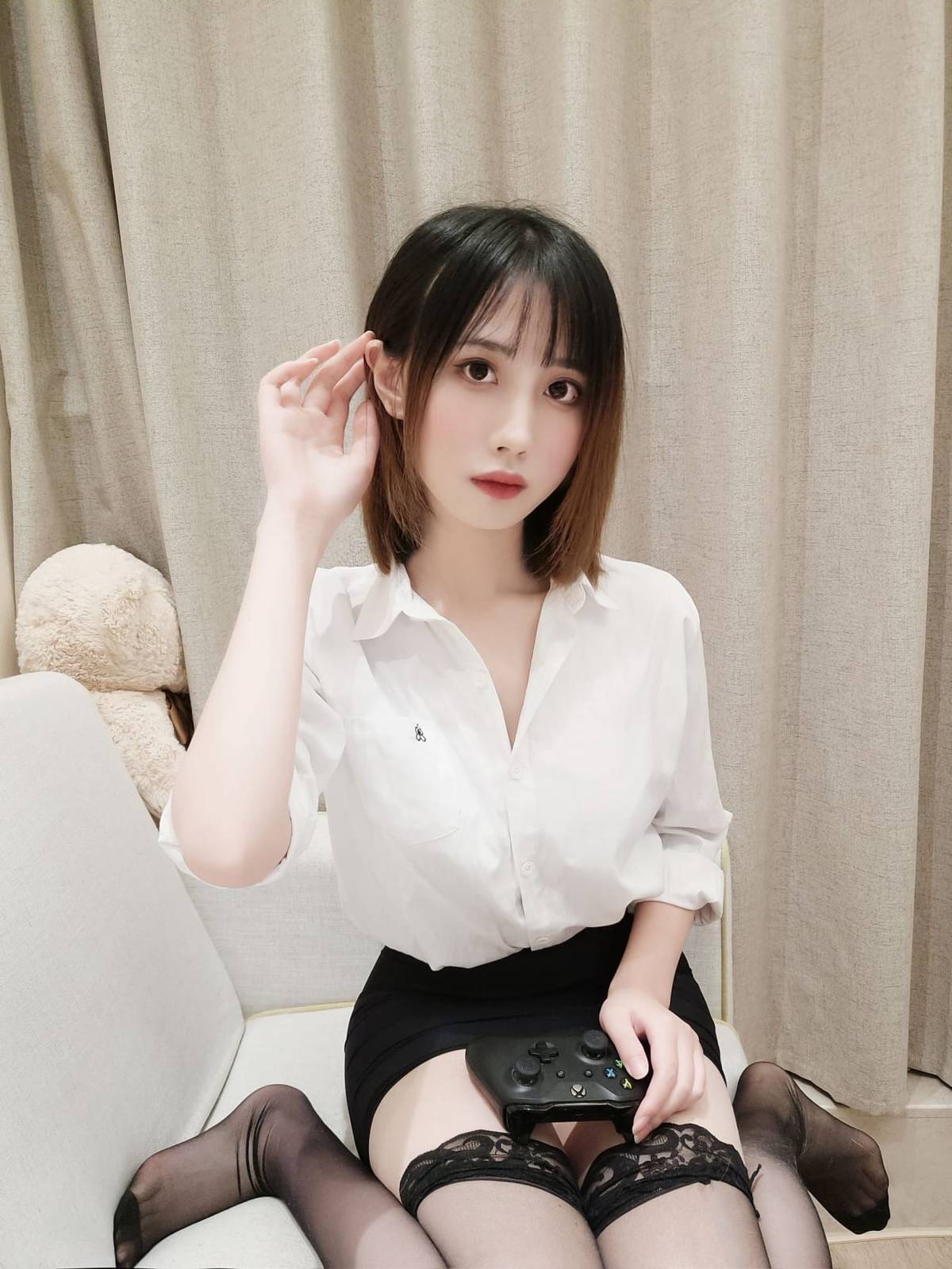 次元少女念雪ww白衬衫黑丝美腿职场OL系列性感写真-16