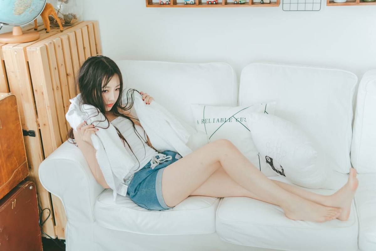 网络美女Shika小鹿鹿牛仔热裤微湿长发系列私房写真-2