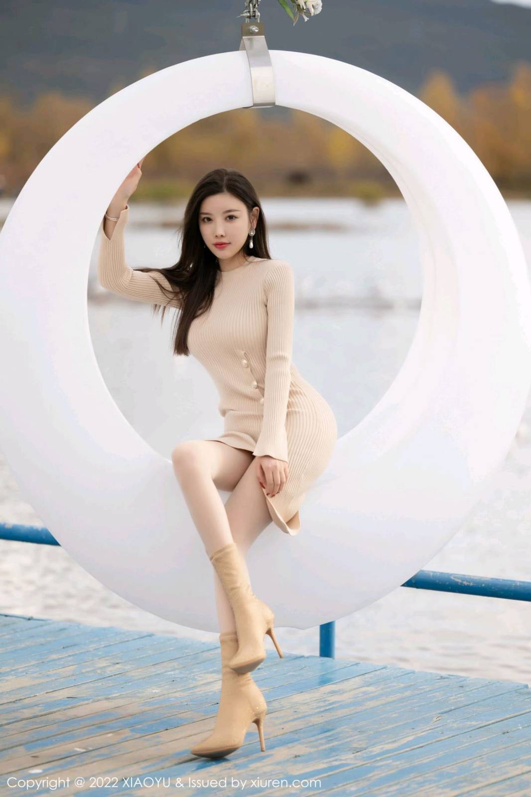 语画界性感女神杨晨晨Yome毛线连衣裙搭配原色丝袜丽江旅拍-4