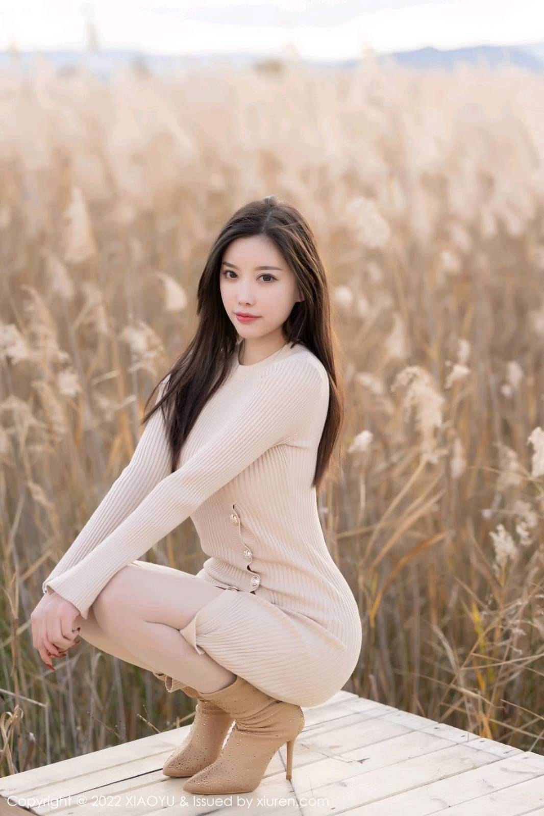 语画界性感女神杨晨晨Yome毛线连衣裙搭配原色丝袜丽江旅拍-15