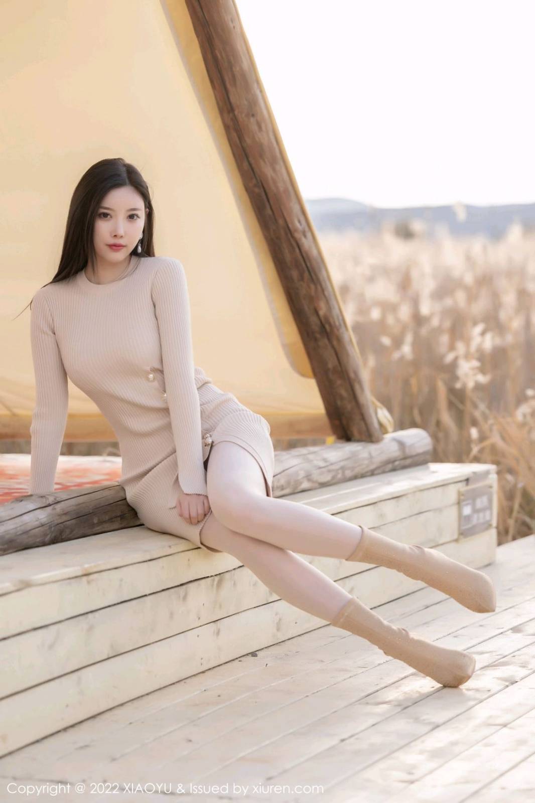 语画界性感女神杨晨晨Yome毛线连衣裙搭配原色丝袜丽江旅拍-18