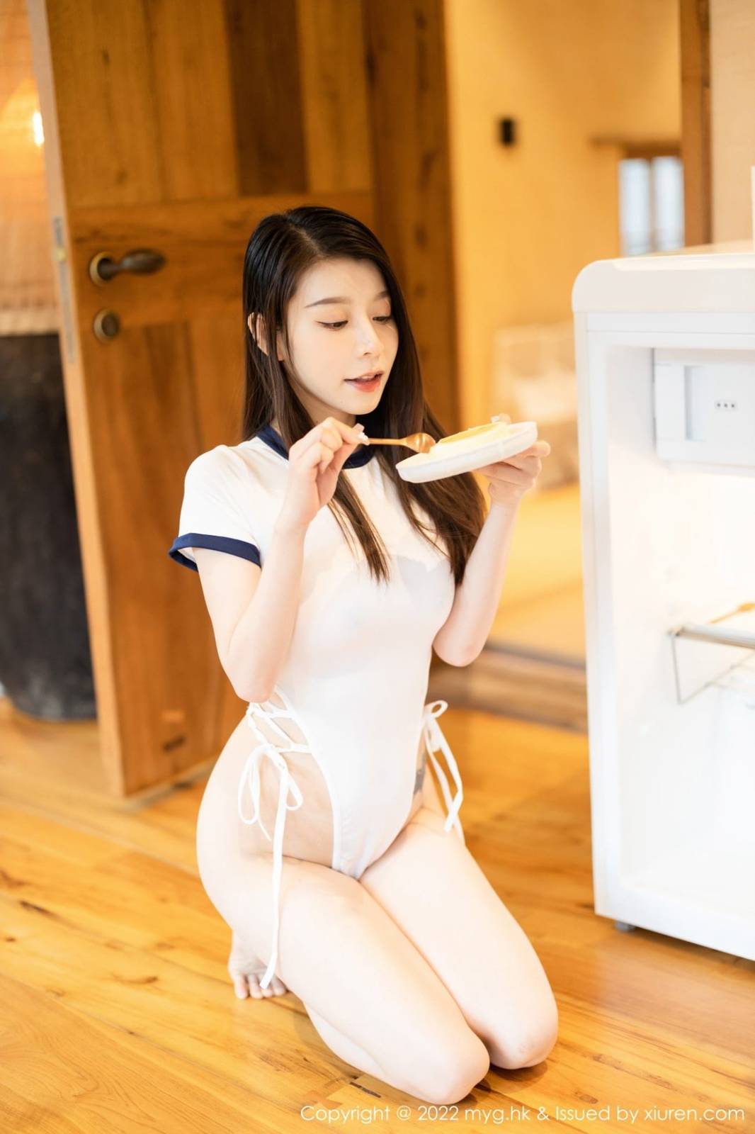 美媛馆美女模特Vetive嘉宝贝儿白色服饰熟女气息性感写真-14