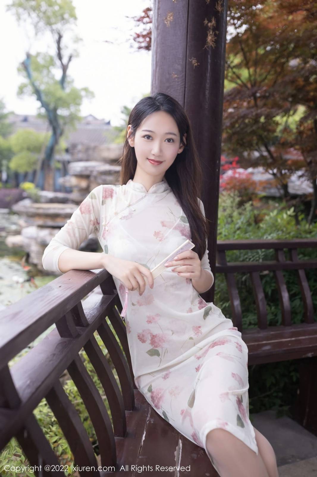 秀人网美女模特唐安琪轻透旗袍搭配原色丝袜广州云南旅拍-6