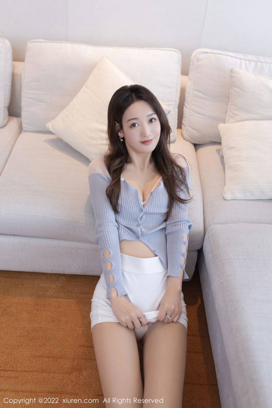 秀人网美女模特唐安琪淡蓝色上衣搭配白色短裙广云旅拍-20