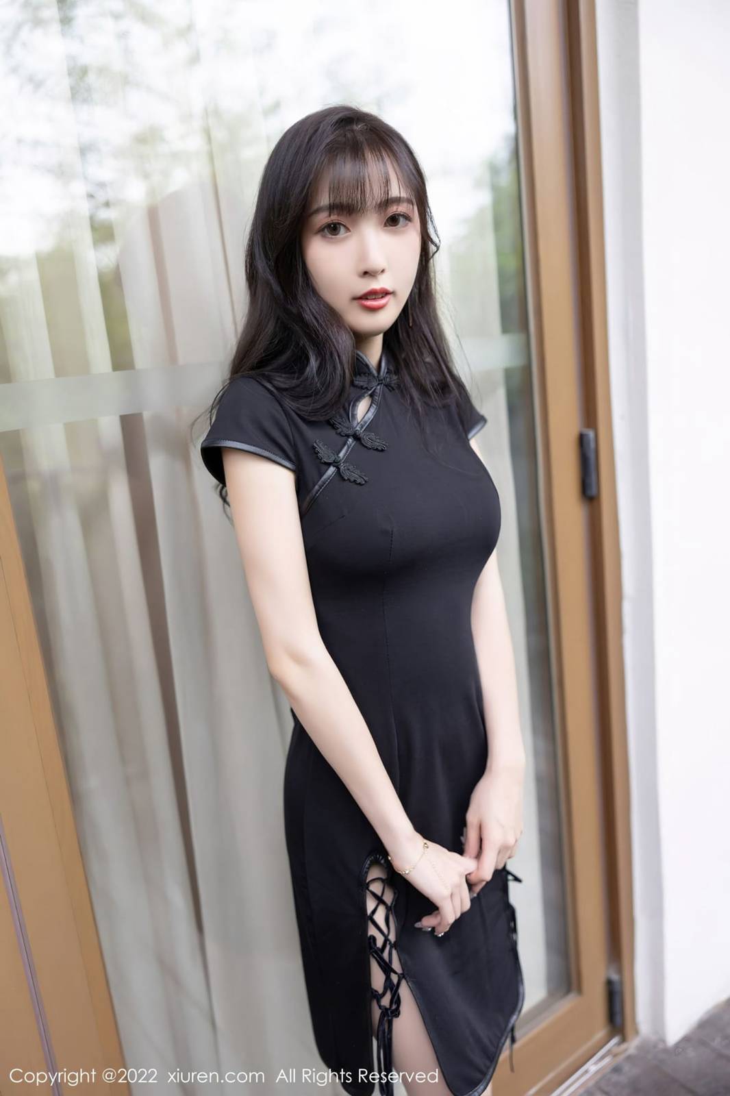 秀人网美女模特林星阑黑色短款旗袍搭配原色丝袜性感写真-14