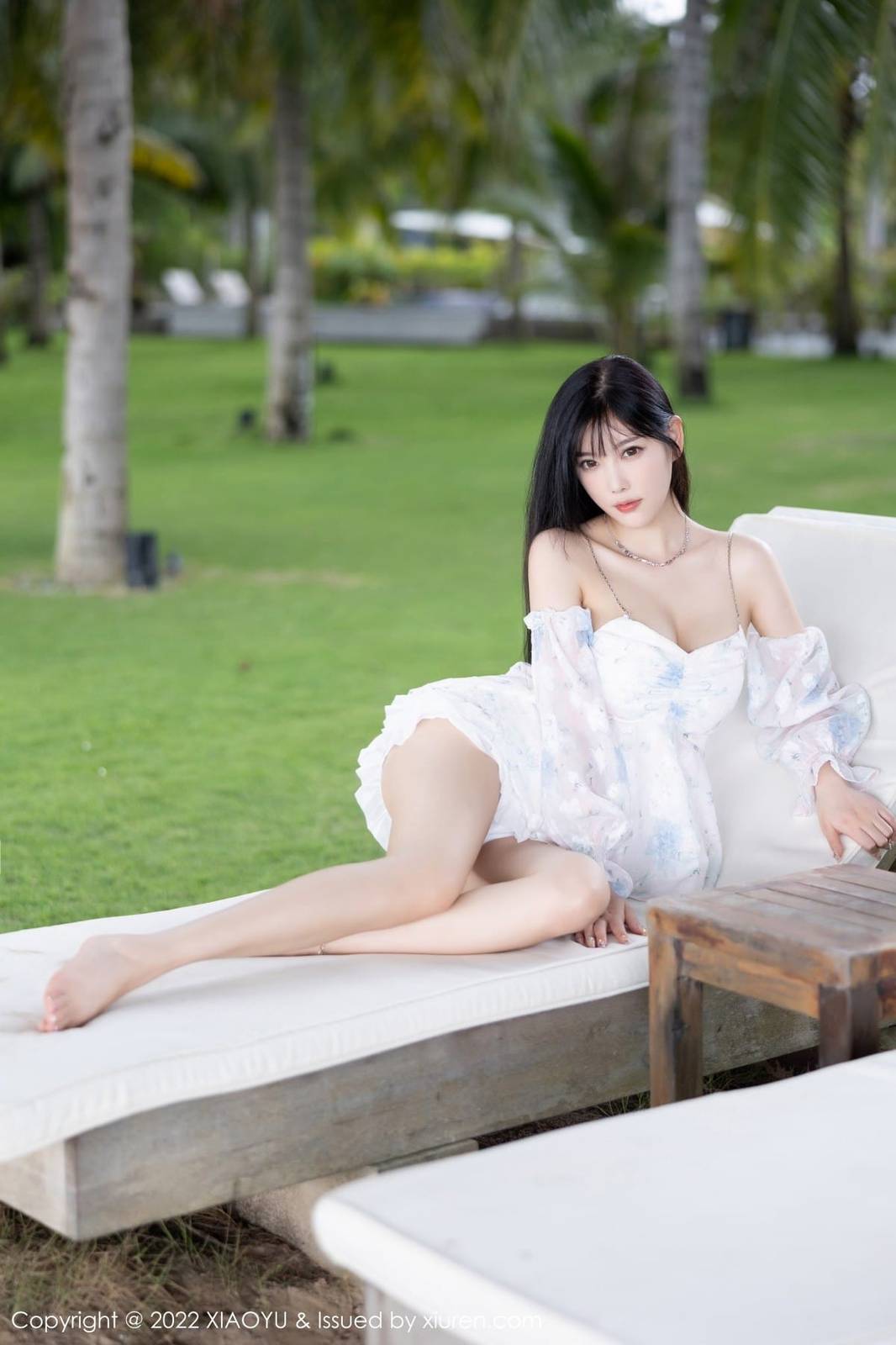 语画界性感女神杨晨晨Yome露肩连衣短裙原色丝袜心愿旅拍-15