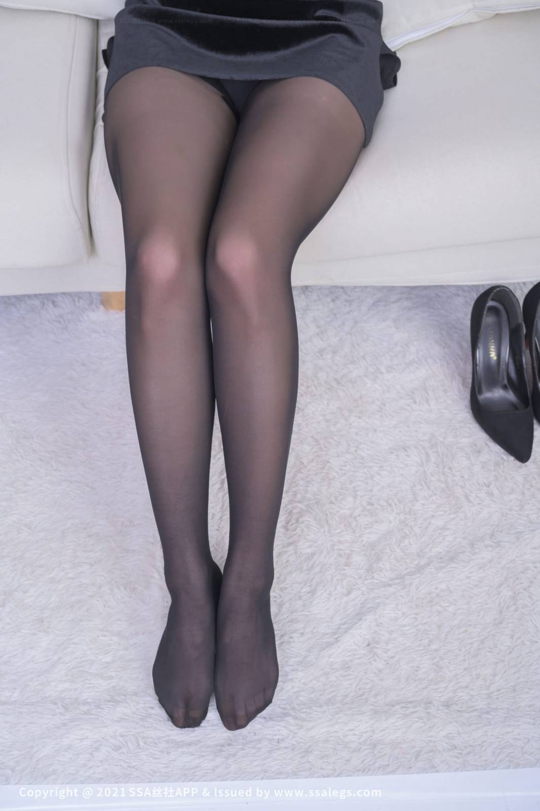 SSA丝社模特素人室内吊裙搭配黑丝腿控福利系列私房写真-66