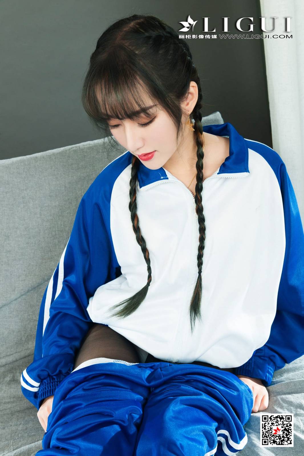 Ligui丽柜网络丽人汐汐校服装扮黑丝美腿内衣系列写真-4