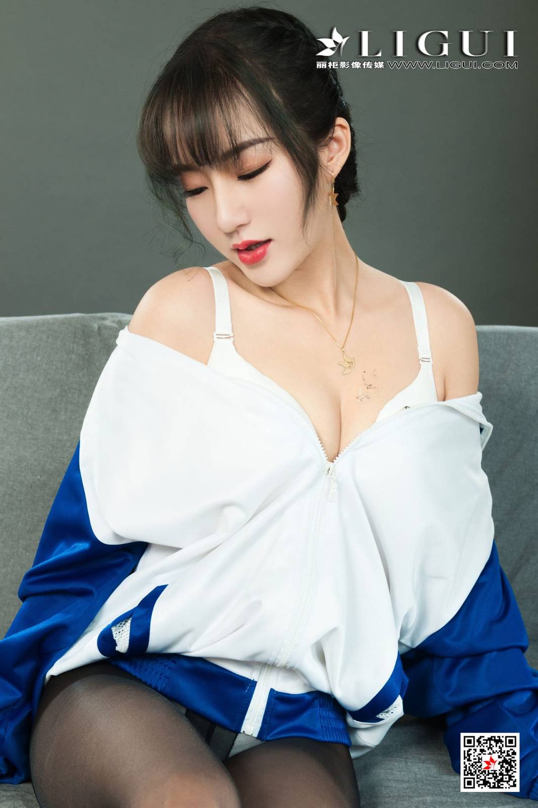 Ligui丽柜网络丽人汐汐校服装扮黑丝美腿内衣系列写真-21