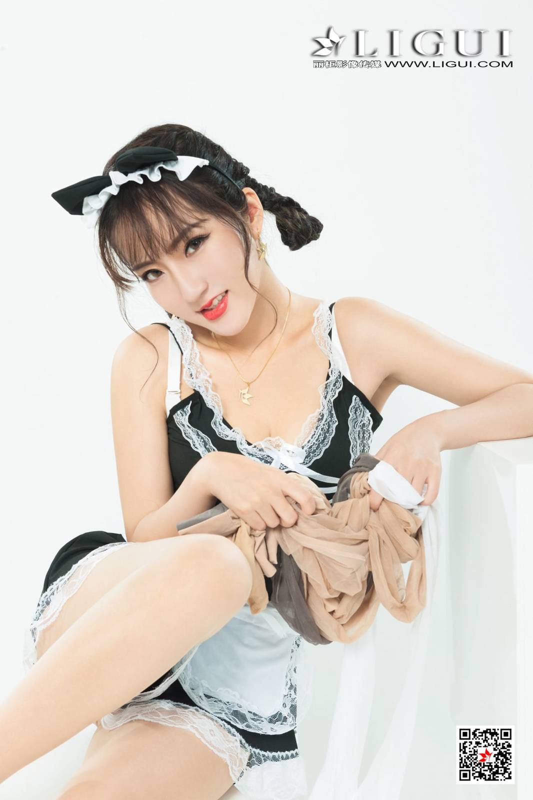 Ligui丽柜网络丽人汐汐蕾丝女仆搭配肉色丝袜装扮写真-9