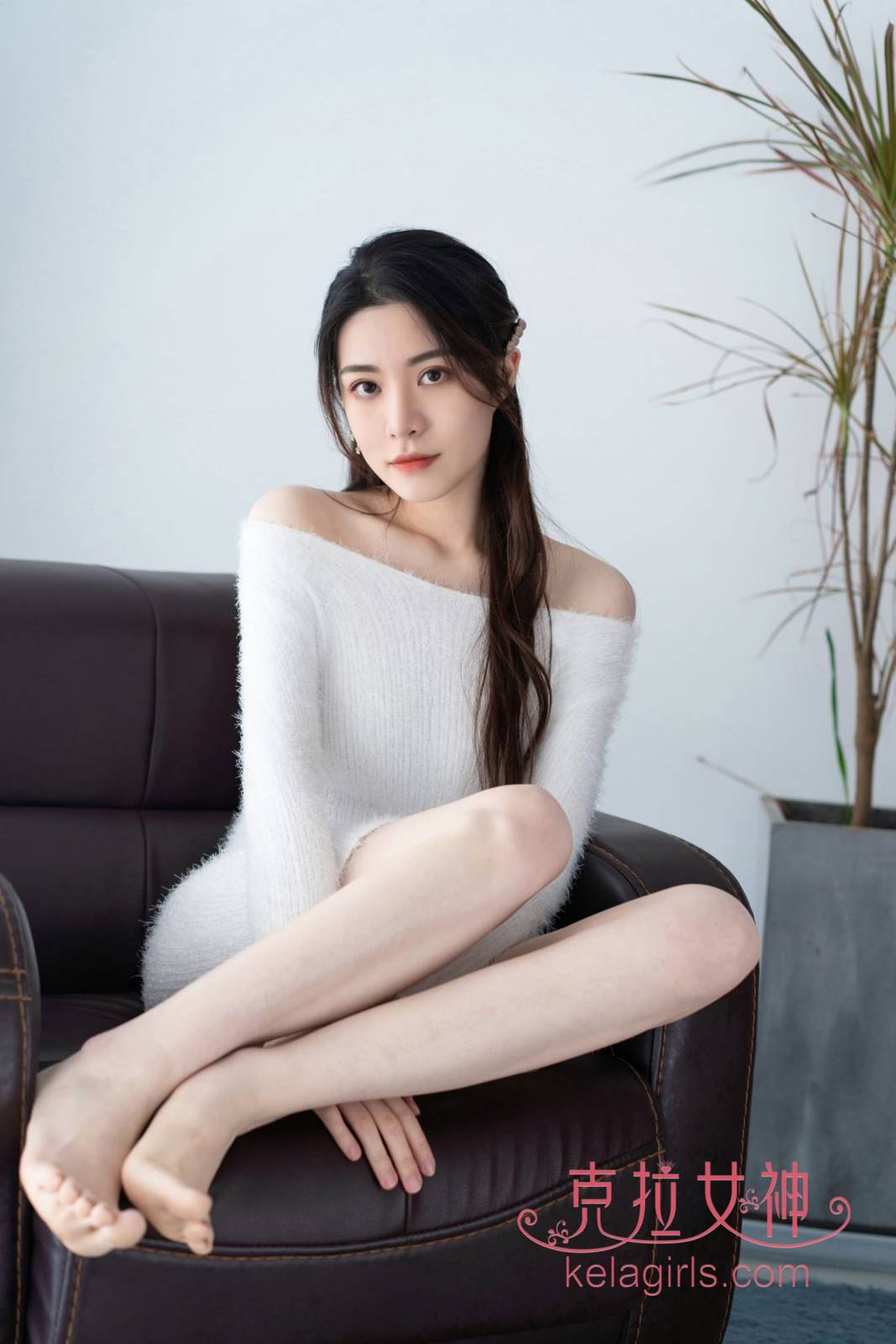 Kelagirls克拉女神百琳露肩毛衣短裙如花似玉主题写真-6