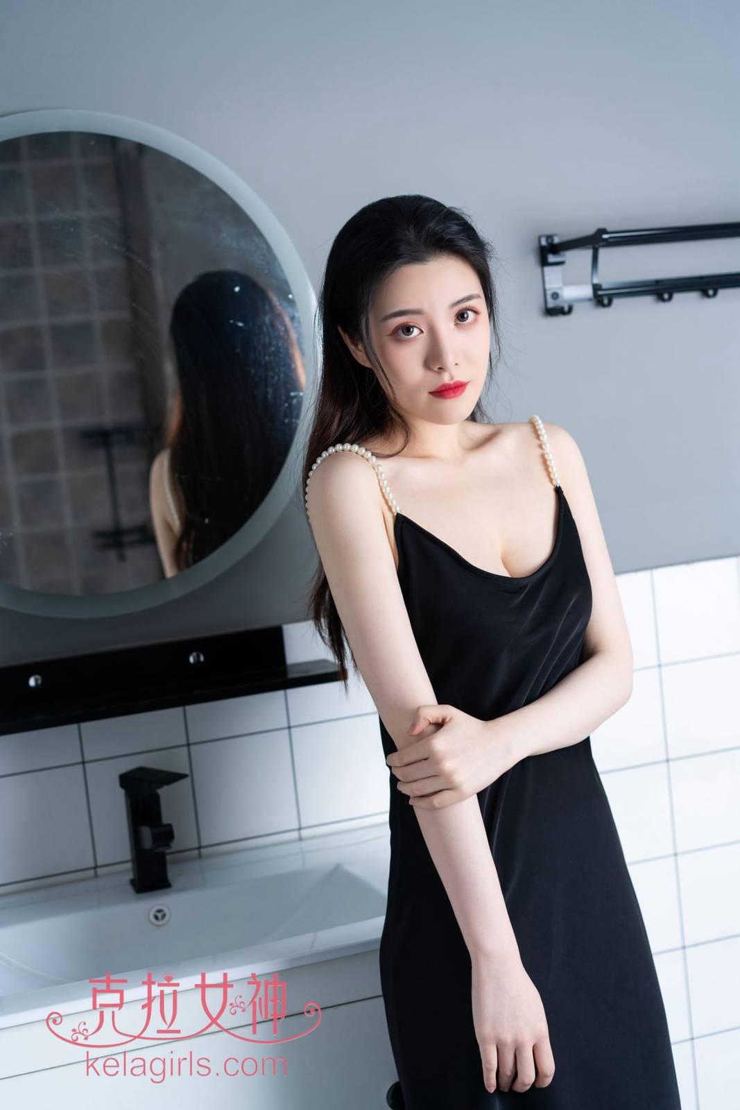 Kelagirls克拉女神百琳露肩毛衣短裙如花似玉主题写真-35