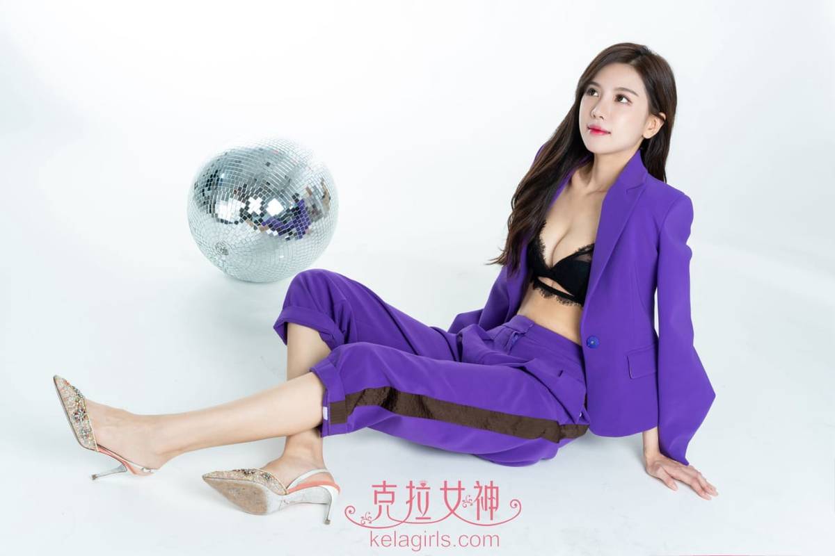 Kelagirls克拉女神静宜紫色西装裸足全方位主题性感写真-7