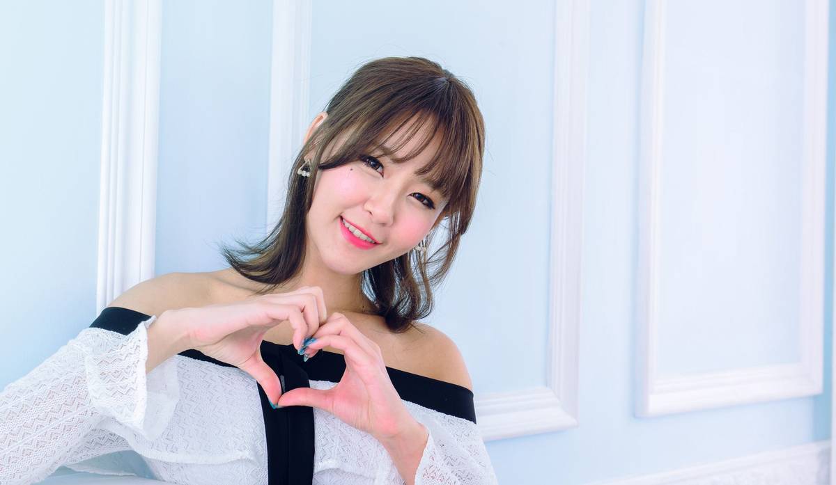 台湾正妹Winnie小雪/庄咏惠多套服饰搭配修长美腿性感写真-72