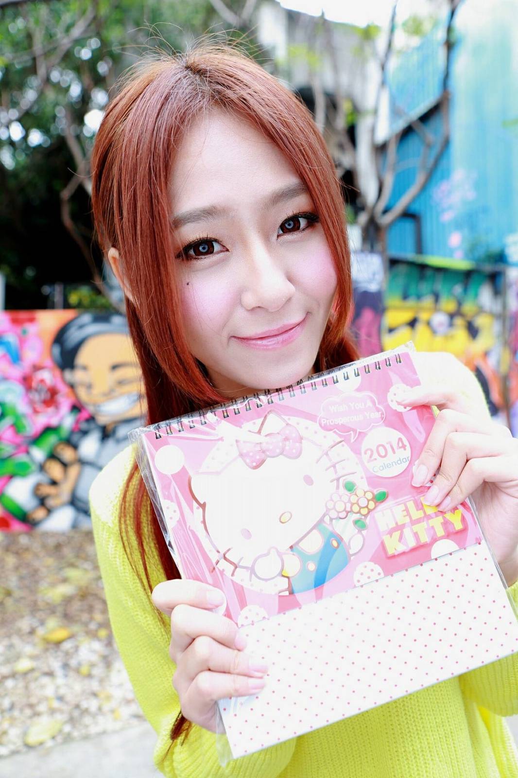 台湾正妹Winnie小雪黄色毛衣牛仔热裤长发系列台北外拍-52