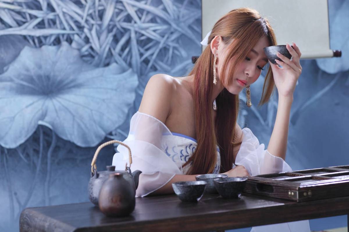 台湾腿模Winnie小雪/庄温妮红色旗袍仙气古风系列私房写真-4