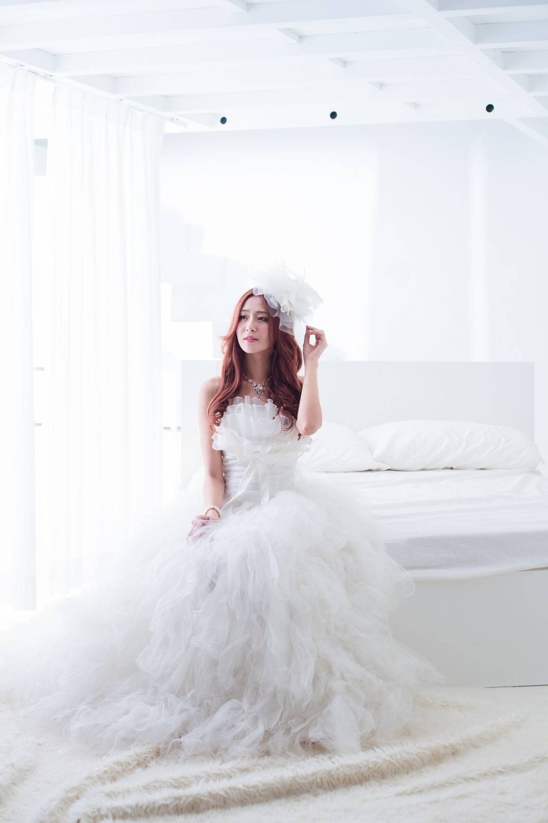 台湾正妹Winnie小雪/庄温妮白色婚紗摄影棚拍系列气质写真-33