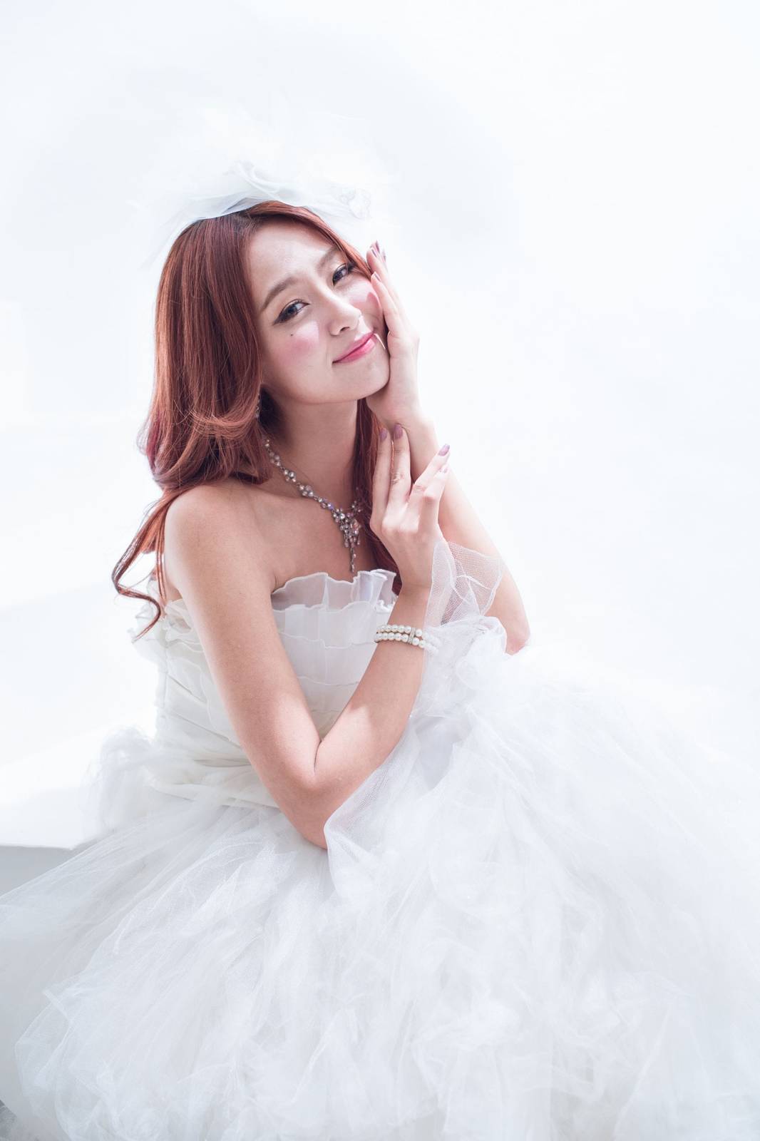台湾正妹Winnie小雪/庄温妮白色婚紗摄影棚拍系列气质写真-42