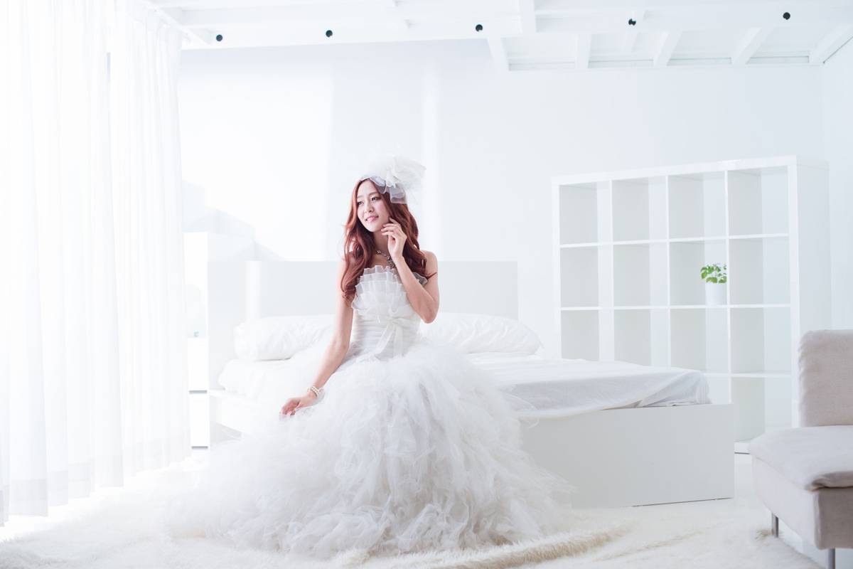 台湾正妹Winnie小雪/庄温妮白色婚紗摄影棚拍系列气质写真-63